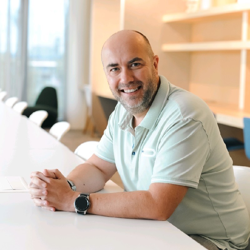 Jeroen Jansen van het Experts Live Radio team